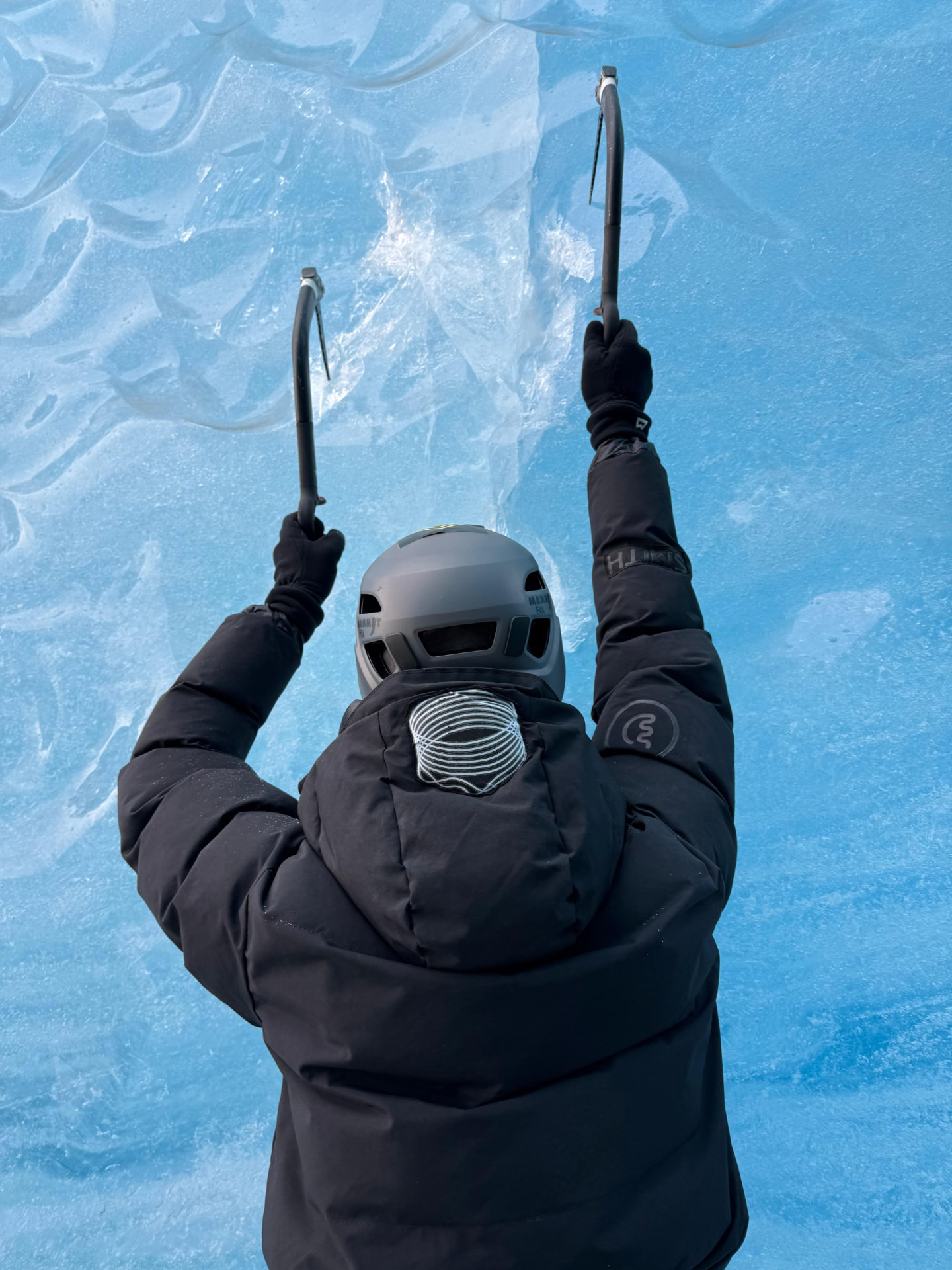 Leonardo Avezzano during a winter bivouac in Iceland